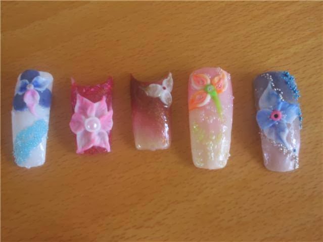 Vijf tips met 3D bloemen nail art